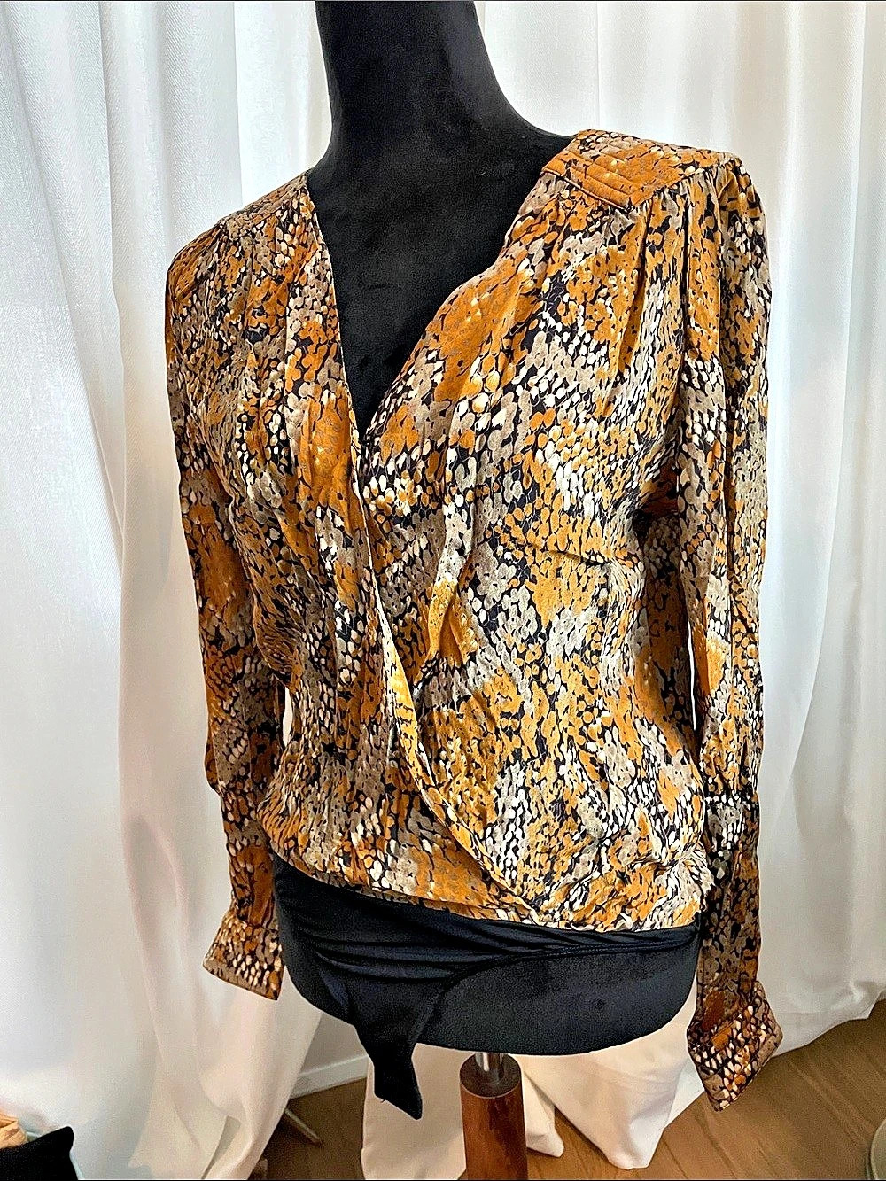 GILNER FARRAR Snakeskin Print Bodysuit in Gold & Black Medium Like New